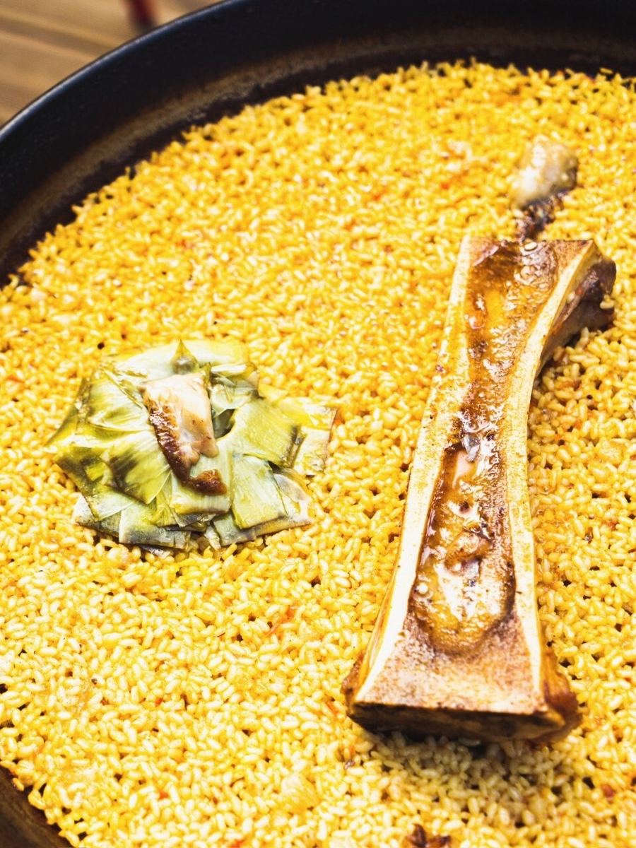Arroz meloso con espina de rodaballo