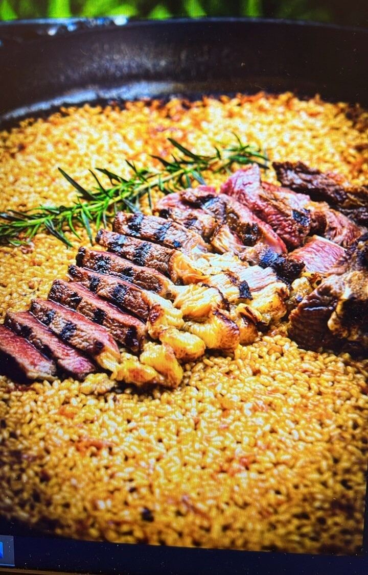 Arroz meloso con solomillo laminado