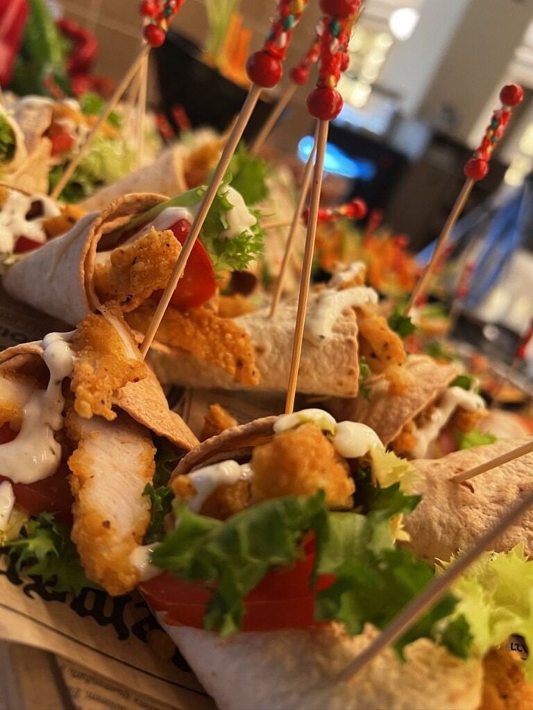 Brochetas de gambas rebozadas