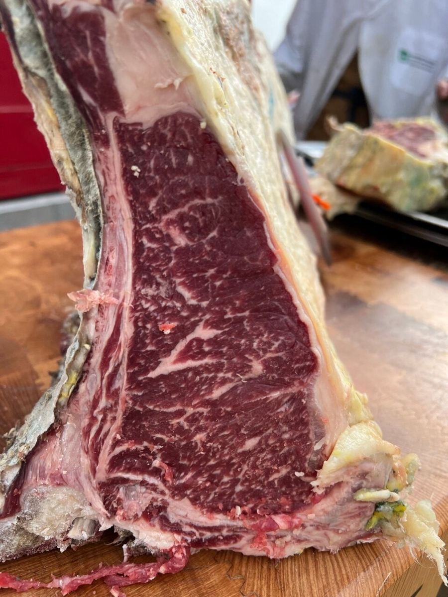 Corte macro de chuletón madurado
