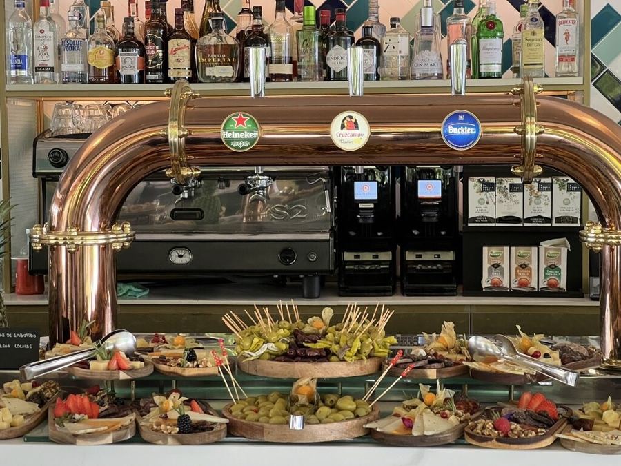 Barra de bar montada para evento
